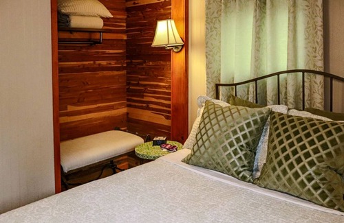 Logan Cabin | Lodge ∙ 1 bedroom ∙ 2 guests