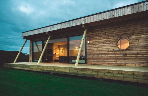 John O'Groats Cottage | Lodge 22 - 3 Bed Sea-View - a john o'groat that sleeps 6 guests in 3 bedrooms