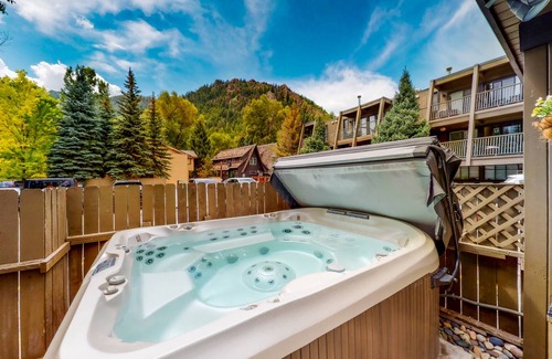 West End Cabin | Lodge ∙ 3 guests
