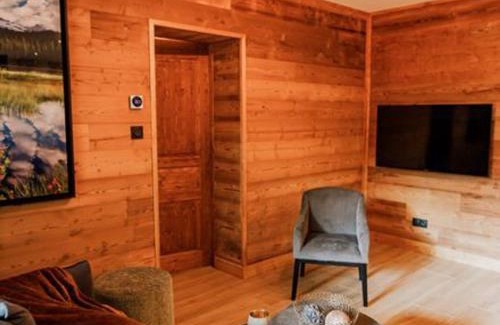 Le Chambon-sur-Lignon House | Lodge avec bain à remous privatif, proche du golf et piscine réservée - Confort et activités garanties - FR-1-582-373