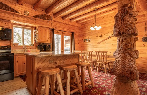 Au Train Cabin | Lodge on Au Train River a few blks from Lk Superior 15 min from Munising