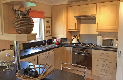 Hexham Ski Chalet | Lodge with one master double with en suite shower and one twin.