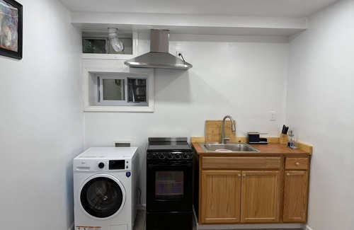 Ardsley Apartment | Loft Apartment with full kitchen cozy nook + 2 sofa beds & all modern electronic