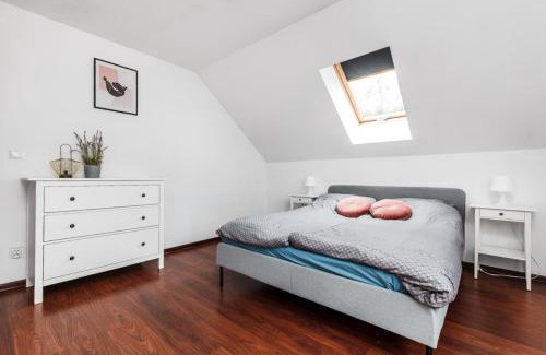 Szemud Apartment | Loft Apartment - Year-Round Lakefront Apartment in Kamień Only 30 Minutes from Gdańsk and Gdynia