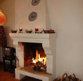 Montsonis Apartment | Loft con chimenea y terraza con vistas - Cal Caterino