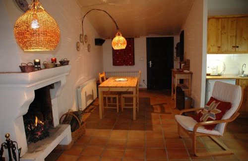 Montsonis Apartment | Loft con chimenea y terraza con vistas - Cal Caterino