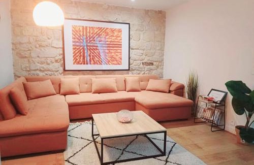 Porte-Saint-Martin Apartment | Loft familial au cœur de Paris avec Clim, Arcade et Baby-foot Proche République et Canal St Martin