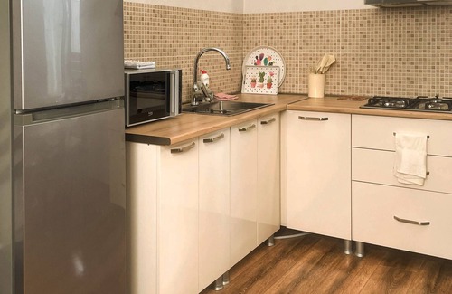 Likani Cottage | Loft House - 5 minutes to the City center. Pet-Friendly with isolated yard