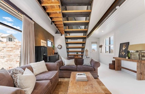 Borenore Apartment | Loft House - On Heifer Station Vineyard, Firepit