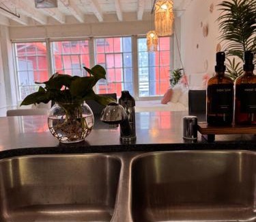 Downtown Los Angeles Bed & Breakfast | Loft in Downtown Los Angeles
