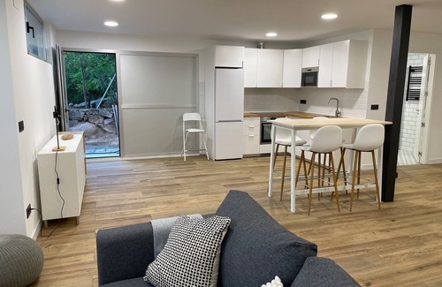 Galapagar Apartment | Loft in Torrelodones, 25km. From Madrid Centre. Public Transport at 5min Walk