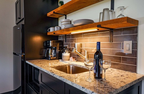 Logan Condo | Loft on #18 by The Inn & Spa at Cedar Falls
