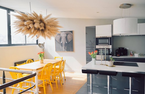 Margny-les-Compiegne Boat Rental | Loft on the water in the center of Compiegne