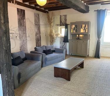 Villeneuve-sur-Fere Apartment | Loft Préaux