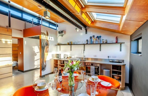Offham Apartment | Loft Style Stables