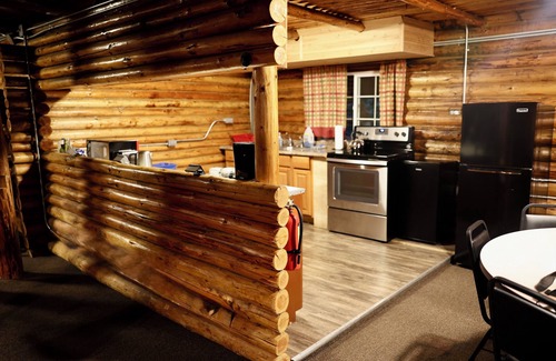 Ashford Cabin | Log Cabin at Rainier Lodge - 0.4 miles from Mt.Rainier