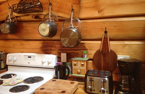 Roberts Creek Cabin | Log Cabin Fully Equipped. Up to 2 Adults + 3 Children. Dogs Welcome!