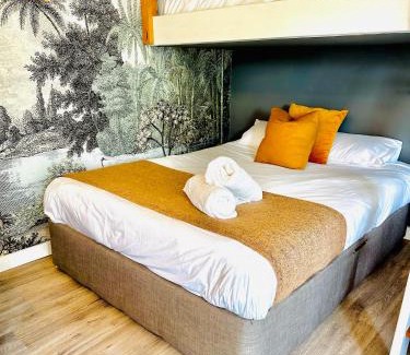 Upton Cheyney House | Log Cabin near Bath