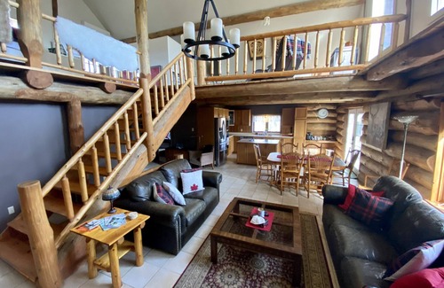 Tyendinaga House | Log Cabin on Salmon River