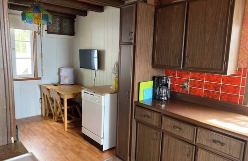 Golden Lake Cottage | Log Cabin on the Beach