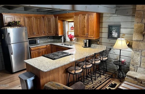 Ozone Cabin | Log Cabin w/Picturesque Mtn View. Private Sunsets. Hot Tub. Kid & Dog Friendly