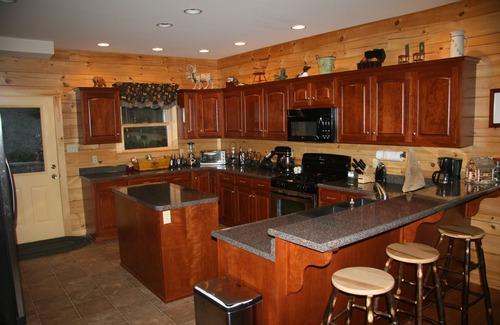 Huntingdon Cabin | Log Home on the Lake