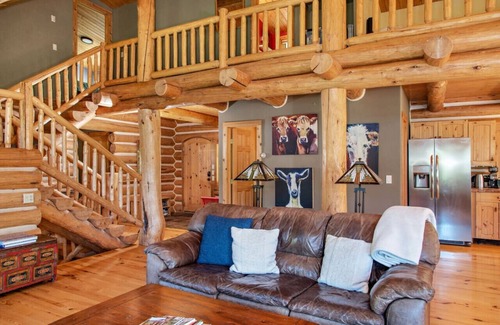 Basalt Cabin | Log Home w/Stunning Views Hiking Fishing Paradise