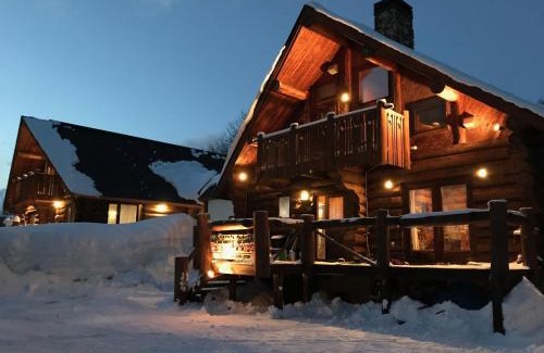 Shinano Bed & Breakfast | log Hotel kamloops