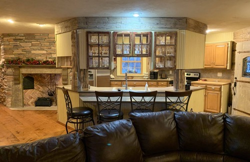 Madison Lake House | Log Inn on Madison Lake. Multi generation. Corporate retreat for team building