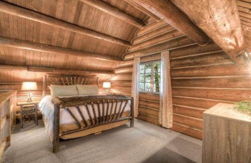 Enumclaw Hotel | LOGE Alta Crystal