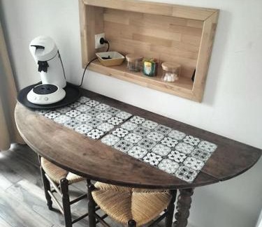 Mazieres-en-Gatine Apartment | Logement entier 3 pièces et terrasse