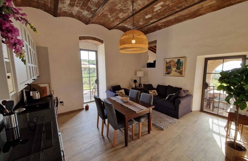 Castagneto Carducci Apartment | "Loggia" neat apartment in a country house, garden, sea view, 6 km to the sea