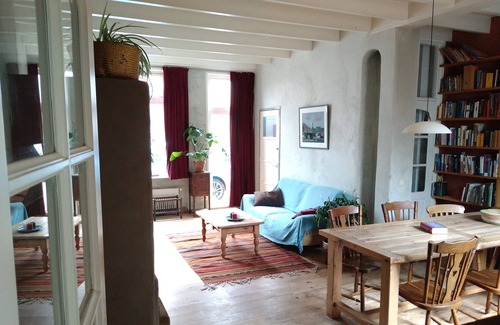 Abdij House | Logies de Zeeuwse Klei, a cozy 1930s house