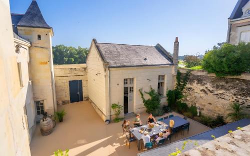 Chenehutte-Treves-Cunault House | Logis Escale - Grand Gite - Piscine