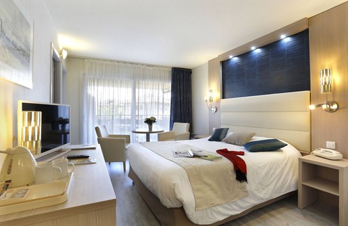Thonon-les-Bains Hotel | Logis Hôtel Arc en Ciel