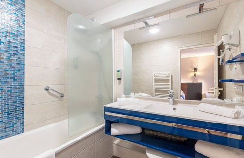 Thonon-les-Bains Hotel | Logis Hôtel Arc en Ciel
