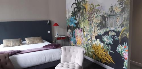 Ernee Hotel | Logis Hôtel-restaurant Le Grand Cerf