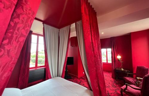 Vierzon Bed & Breakfast | Logis Hotel La Maison à Pan De Bois
