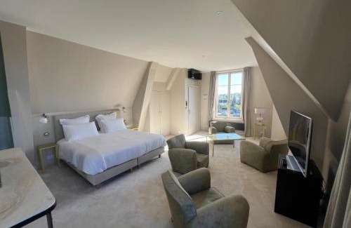 Vierzon Bed & Breakfast | Logis Hotel La Maison à Pan De Bois