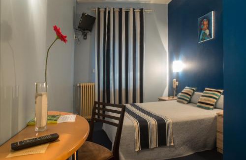 Bourg-Saint-Andeol Hotel | Logis Hotel Le Clos Des Oliviers