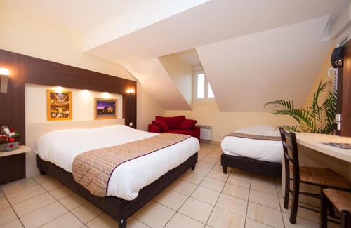 Saints-Geosmes Hotel | Logis Jum'Hotel