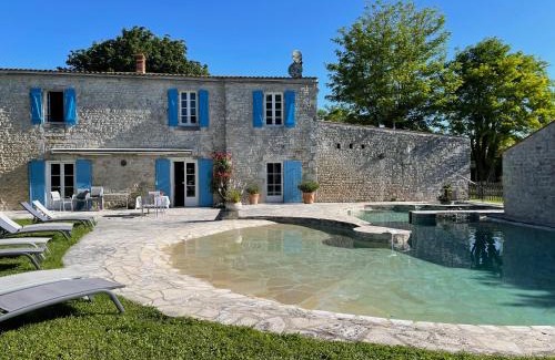 Dompierre-sur-Mer Bed & Breakfast | Logis Saint Léonard