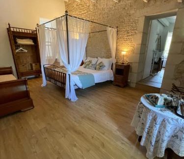 Dompierre-sur-Mer Bed & Breakfast | Logis Saint Léonard