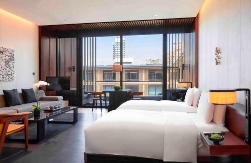 Huli Hotel | Lohkah Hotel & Spa-Free Welcome Fruit Plate