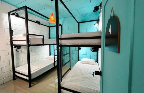 Chinatown House | Lolas Hostal, Habitacion Exclusiva para Mujeres, 2 camarotes, precio por cama