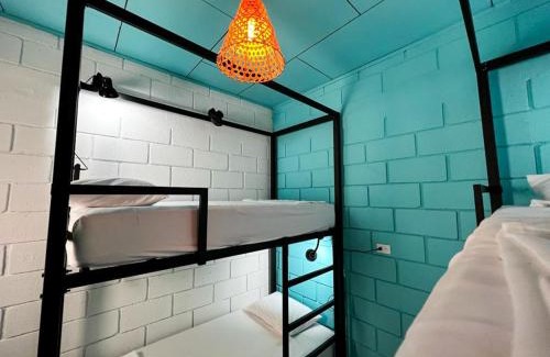 Chinatown House | Lolas Hostal, Habitacion Exclusiva para Mujeres, 2 camarotes, precio por cama