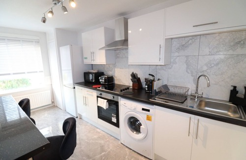 Charlton Apartment | London City Modern Apartment Charlton