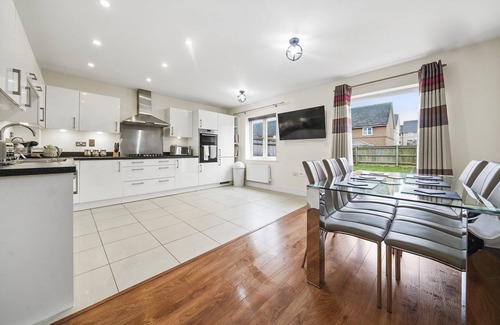 Stanwell House | London Heathrow Living Holywell Serviced Houses - 37