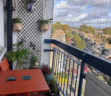 Cazenove Apartment | London in the Sky