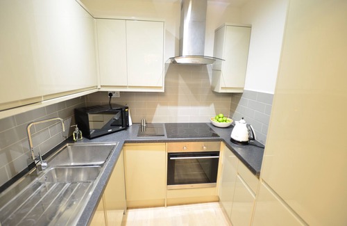 Addison Apartment | London, Kensington and Chelsea 1 Bed Apartment (Olympia Exhibition Centre)